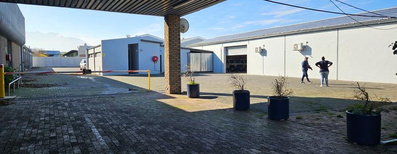 To Let Commercial Property for Rent in Worcester Western Cape
